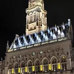 Entre Les Places, Spacieux, Calme, Idéalement Situé Appartement *