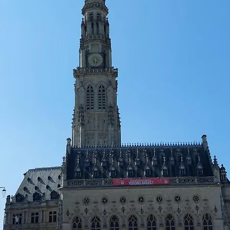 Entre Les Places, Spacieux, Calme, Idealement Situe Parking Gratuit Arras