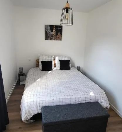 Entre Les Places, Spacieux, Calme, Idealement Situe Parking Gratuit * Arras